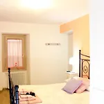 Bed & Breakfast La Magnolia Guests House 3*