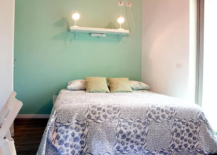 La Magnolia Guests House Bed and breakfast